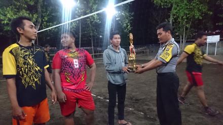 Pembagian Piala Pordes Desa Tirtohargo