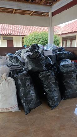 Perangkat Kalurahan Tirtohargo Ikuti Program Donasi Sampah