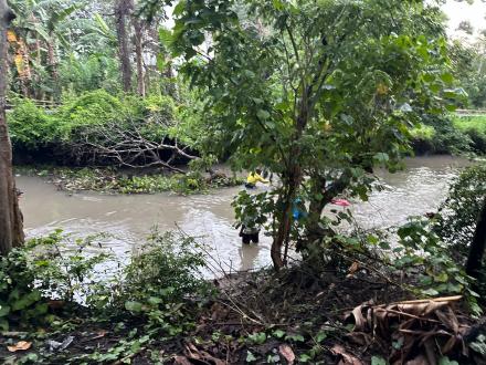 Gotong Royong Bersih Sungai Gegunung : Warga Bersatu Jaga Lingkungan