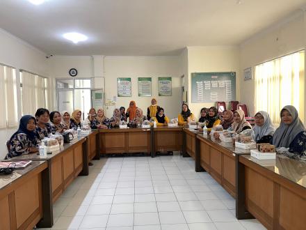 Kader Tirtohargo Serap Ilmu Olah Gizi Lokal dalam Pelatihan PMT di Puskesmas Kretek
